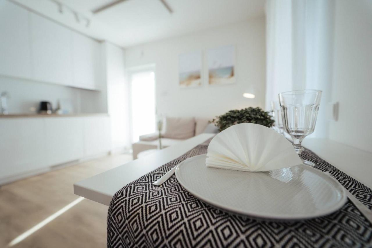 No.1 Apartment In Palanga, Vaivorykstes Apartment ภายนอก รูปภาพ